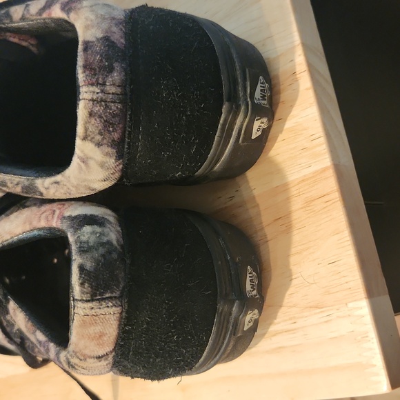 Vans - Picture 3 of 4